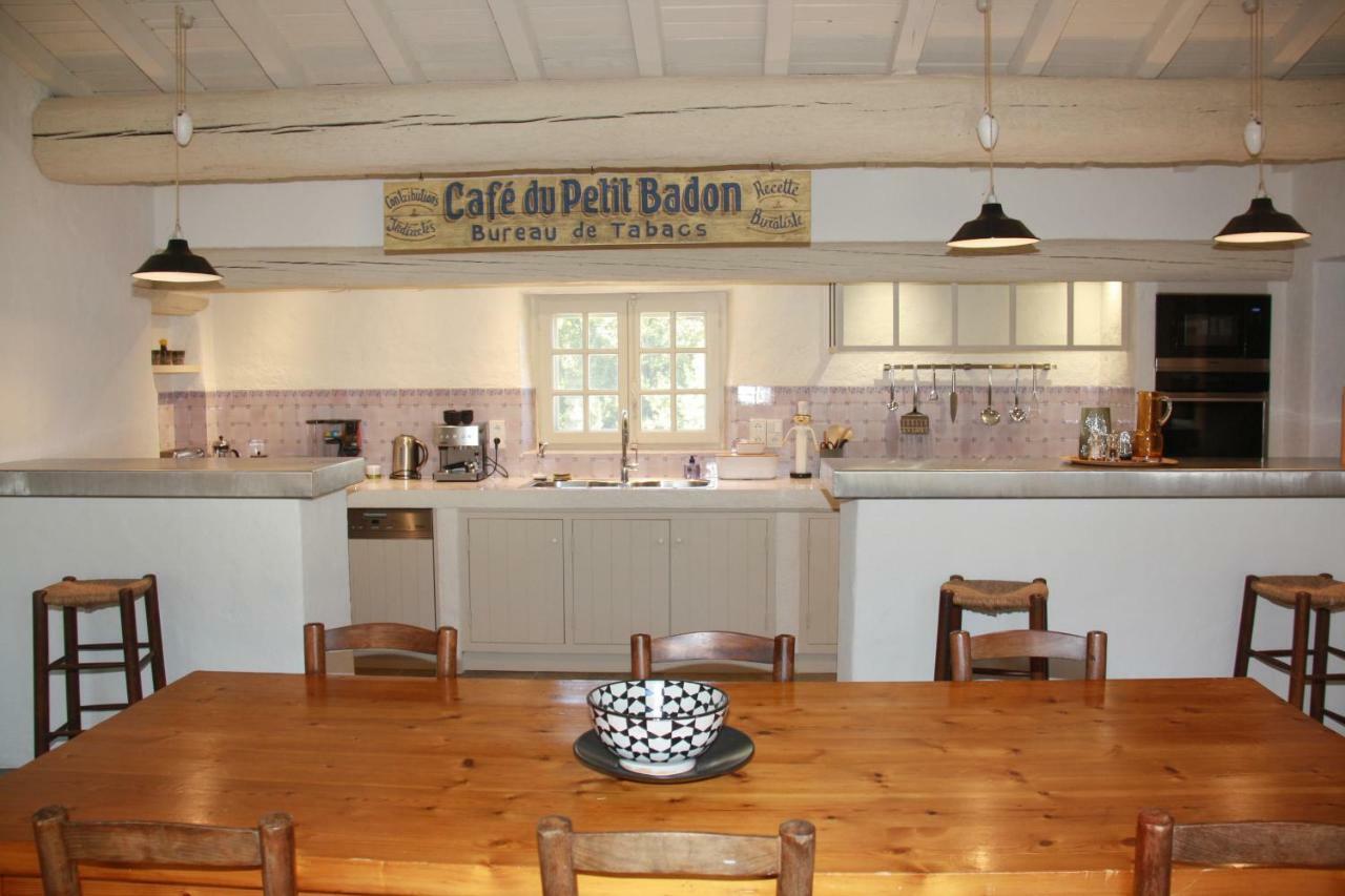 Le Cafe & La Forge Du Petit Badon Villa Salin-de-Giraud Exterior photo